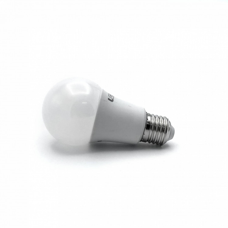 Лампа светодиодная Leek LE A65 LED 25Вт 6500К Е27 Лампа светодиодная Leek LE A65 LED 25Вт 6500К Е27